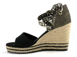 Tamaris 1-28344-20 Black - Sandale Femme Avec Ruban - Talon Compense 11 Tamaris 1-28344-20 Black - Sandale Femme Avec Ruban - Talon Compense -Marco Tozzi Shop cd24607c73b9e66c561f35ea11d5d5ef img 7423.jpg 180372